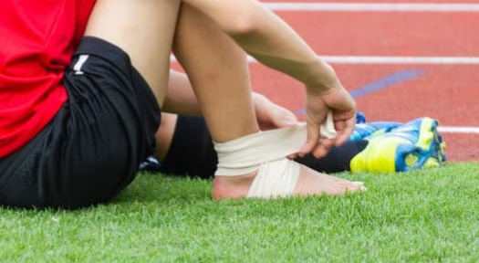 Navigating the Emotional Rollercoaster of a Sports Injury